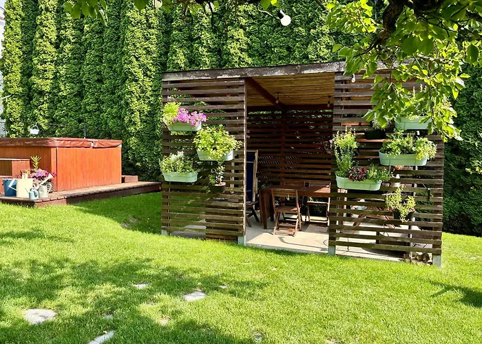 Lawendowo- Sauna, Basen, Domki W Ogrodzie I Apartamenty W Kamienicy