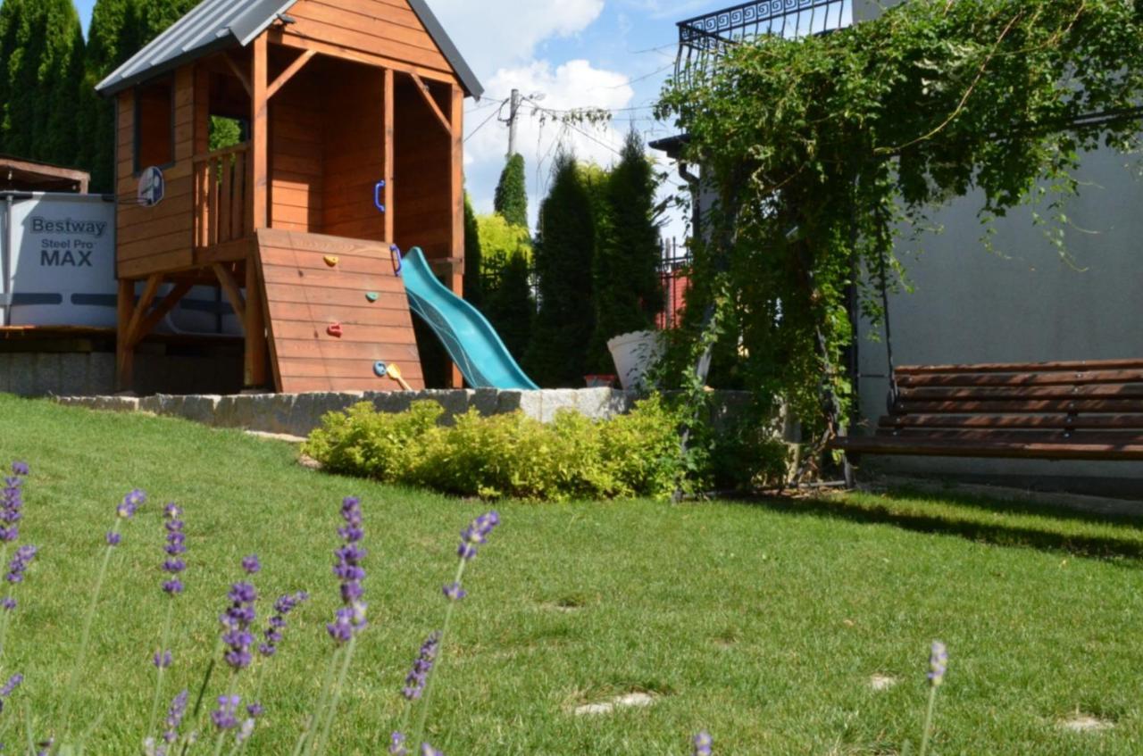 Ferienhaus Lawendowo- Sauna, Basen, W Ogrodzie I W Kamienicy