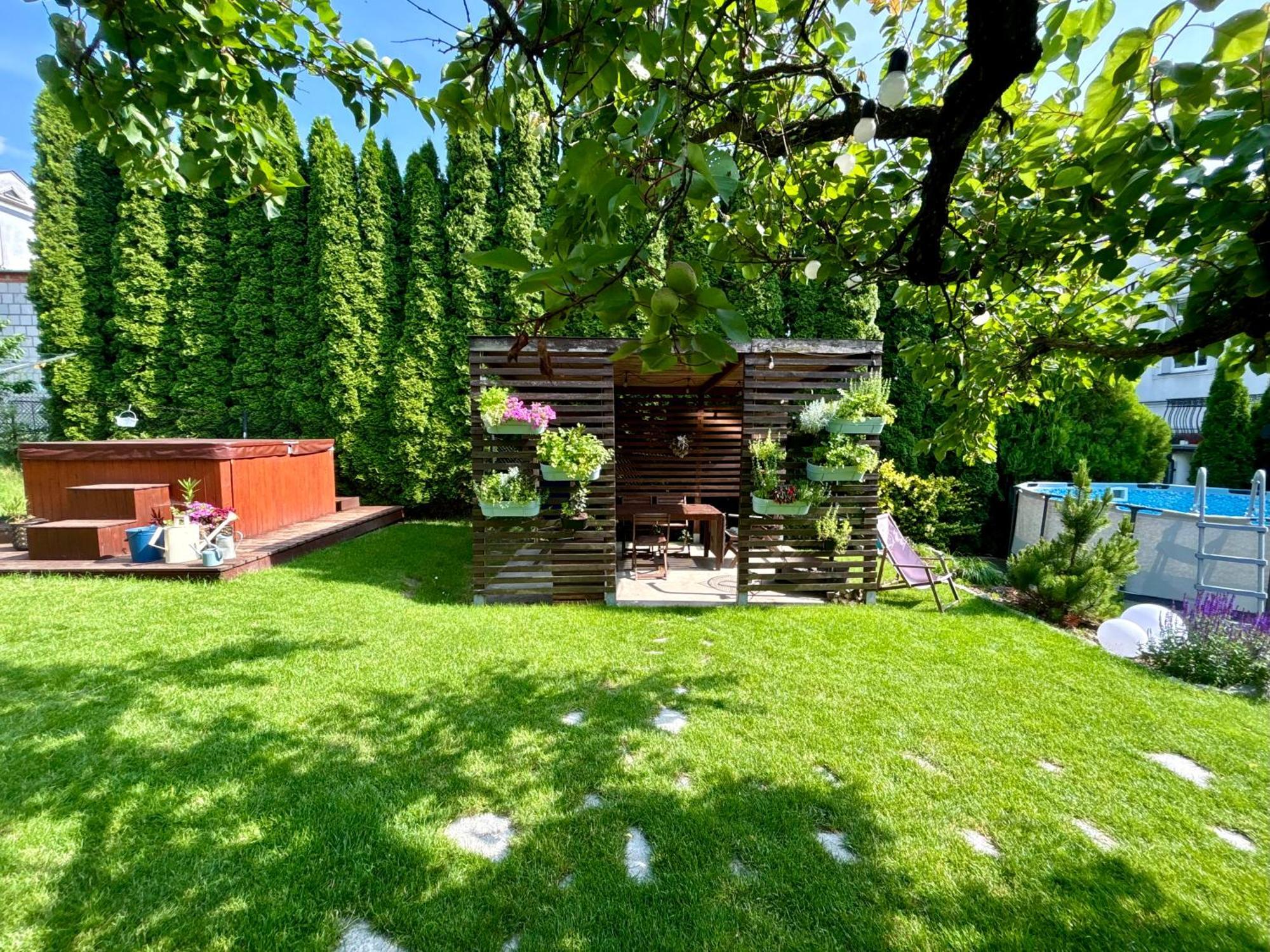 Ferienhaus Lawendowo- Sauna, Basen, W Ogrodzie I W Kamienicy